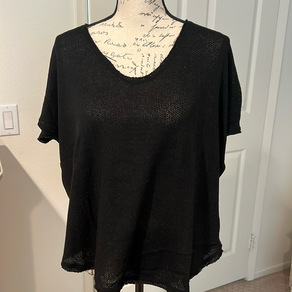 🛍️Urban Outfitters Women's Tee shirt Sz Medium